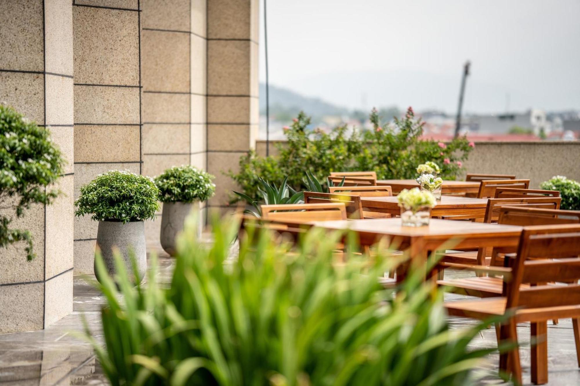 Crowne Plaza Vinh Yen City Centre By Ihg 외부 사진